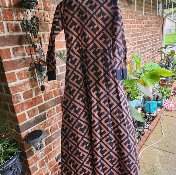 VINTAGE LADIES NICE DRESS BY FENDI - Picture 2 of 4